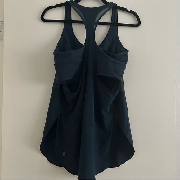 Lululemon Twist Around Tank – Size 8 C/D cup– Navy – Excellent Condition - Picture 3 of 9